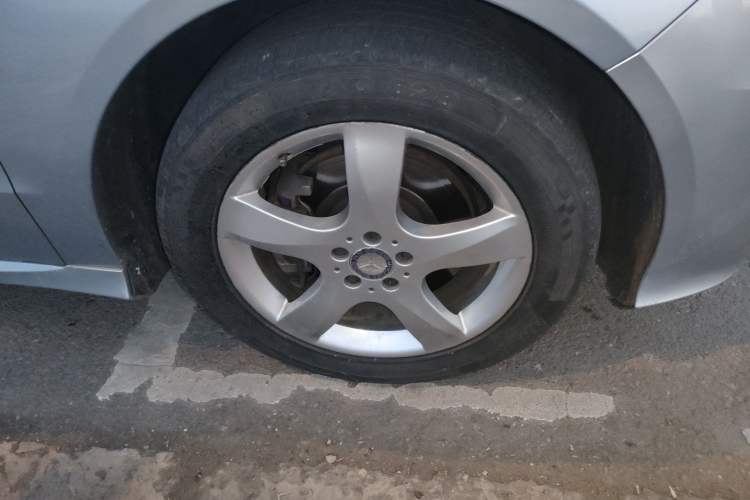 Used Mercedes-Benz R-Class 2014 R 400 4MATIC Business Model Right Front Wheel Hub