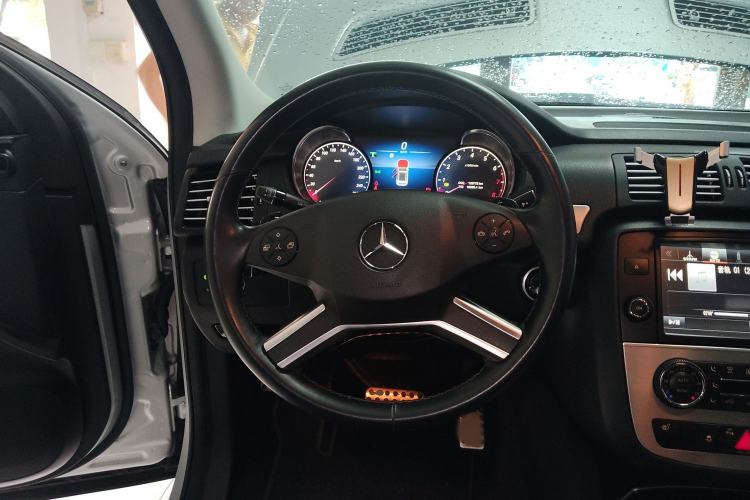 Used Mercedes-Benz R-Class 2014 R 320 4MATIC Business Model Steering Wheel