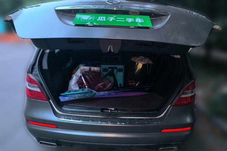 Used Mercedes-Benz R-Class 2014 R 320 4MATIC Business Model Trunk