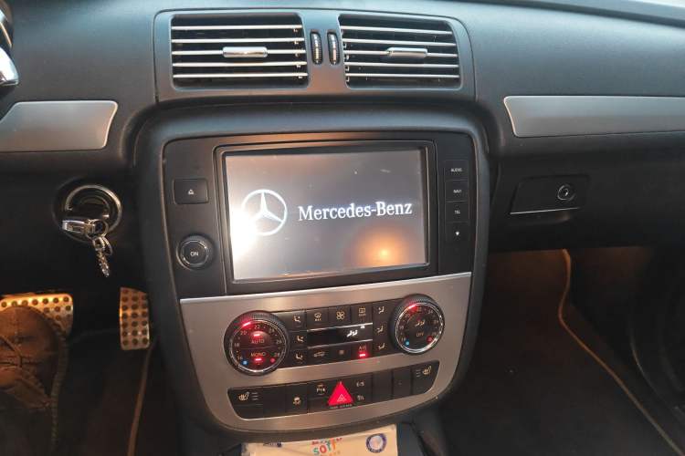 Used Mercedes-Benz R-Class 2014 R 320 4MATIC Business Model Audio And AC Panel