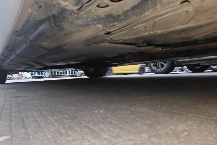 Used Mercedes-Benz R-Class 2014 R 320 4MATIC Business Model Chassis Rear Left