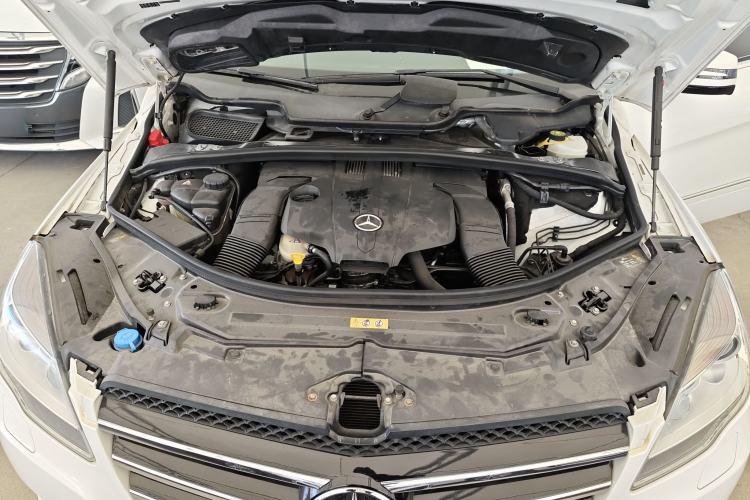 Used Mercedes-Benz R-Class 2014 R 320 4MATIC Business Model Engine Bay