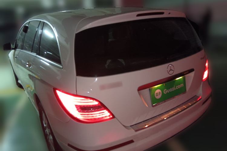 Used Mercedes-Benz R-Class 2014 R 320 4MATIC Business Model Exterior 3