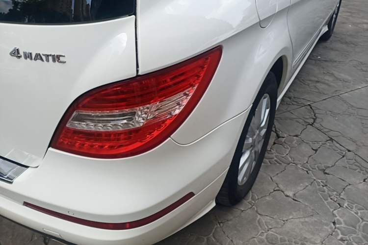 Used Mercedes-Benz R-Class 2014 R 320 4MATIC Business Model Exterior 3