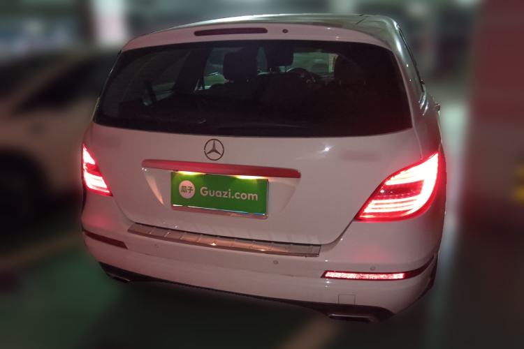 Used Mercedes-Benz R-Class 2014 R 320 4MATIC Business Model Exterior 4