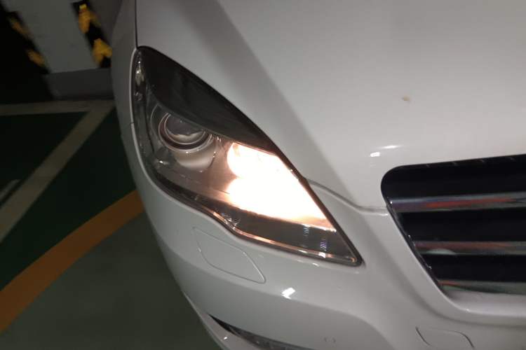 Used Mercedes-Benz R-Class 2014 R 320 4MATIC Business Model Exterior 6