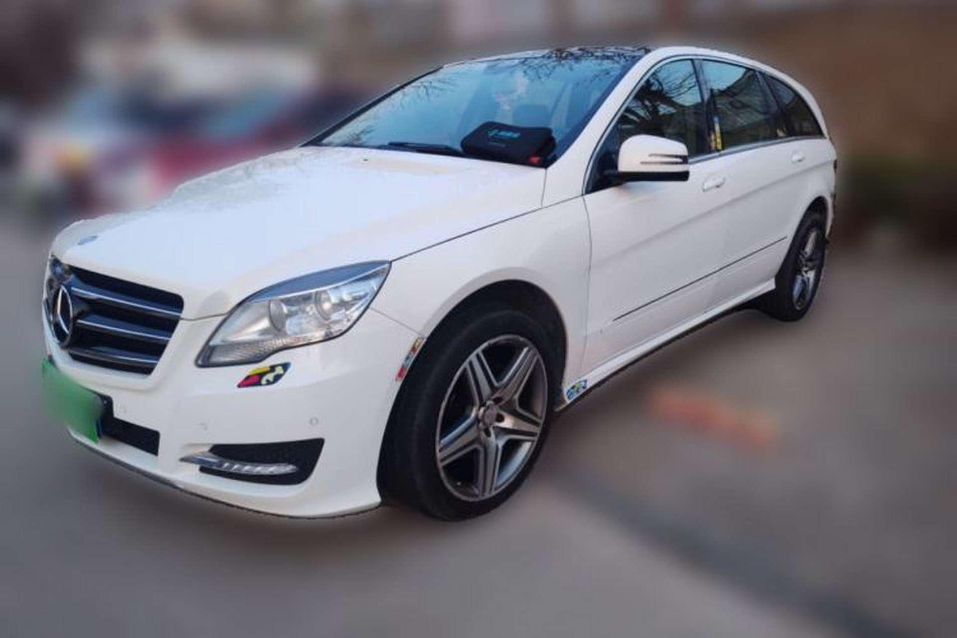 Used Mercedes-Benz R-Class 2014 R 400 4MATIC Business Model Front Left 45 Deg