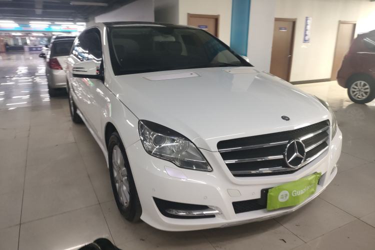 Used Mercedes-Benz R-Class 2014 R 320 4MATIC Business Model Front Right 45 Deg