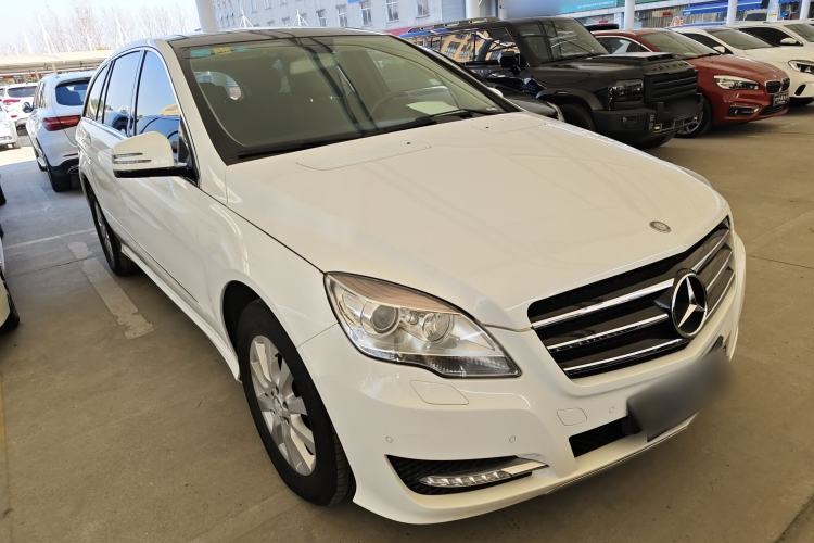 Used Mercedes-Benz R-Class 2014 R 320 4MATIC Business Model Front Right 45 Deg