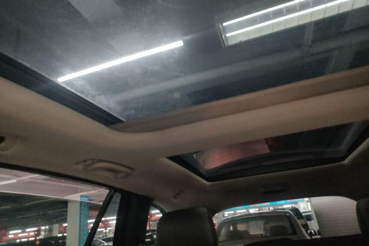 Used Mercedes-Benz R-Class 2014 R 320 4MATIC Business Model Headliner