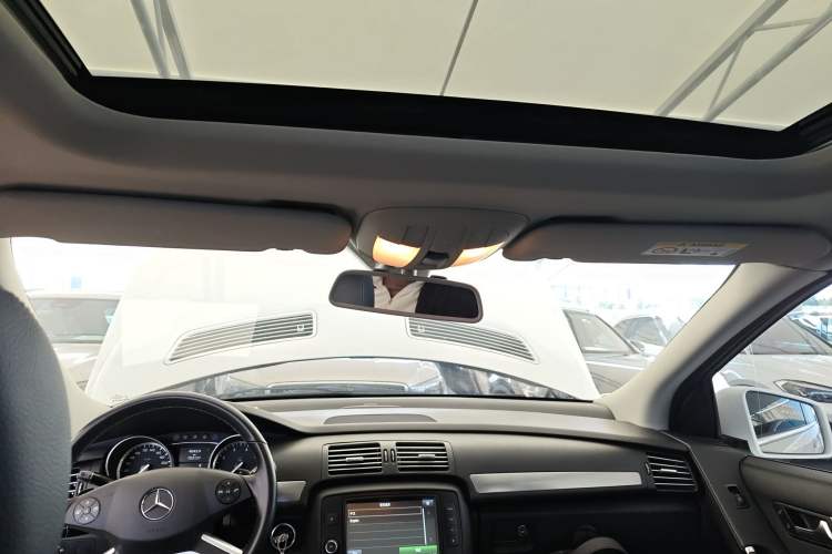 Used Mercedes-Benz R-Class 2014 R 320 4MATIC Business Model Headliner