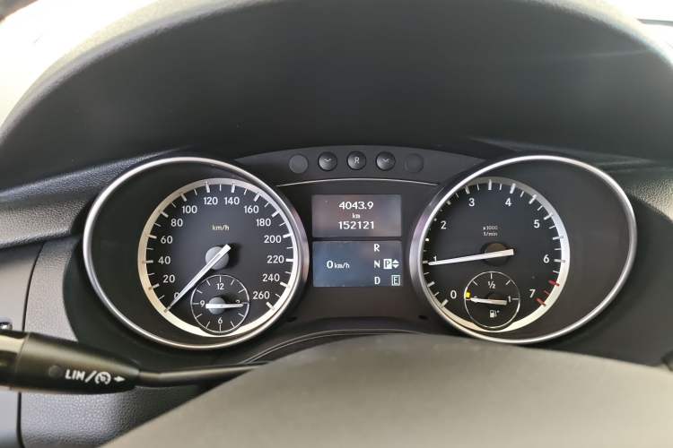 Used Mercedes-Benz R-Class 2014 R 320 4MATIC Business Model Instrument Cluster