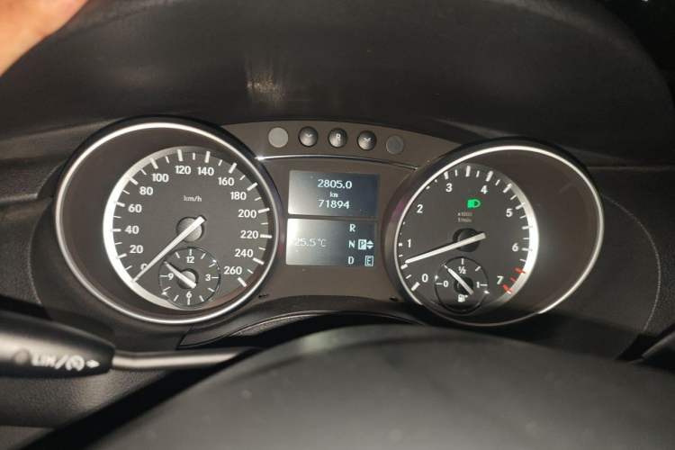 Used Mercedes-Benz R-Class 2014 R 320 4MATIC Luxury Model Instrument Cluster