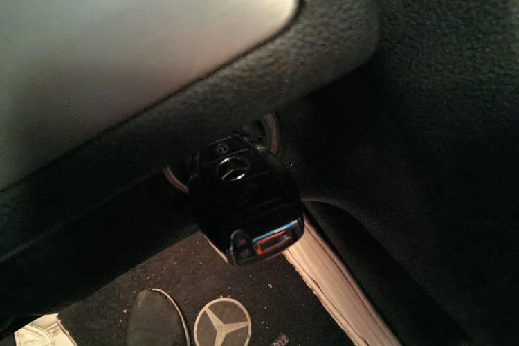 Used Mercedes-Benz R-Class 2014 R 320 4MATIC Business Model Interior 1