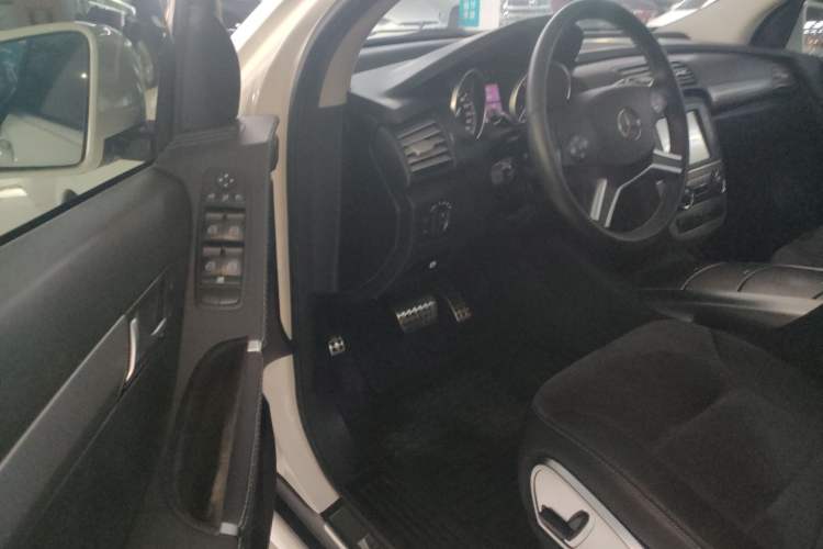 Used Mercedes-Benz R-Class 2014 R 320 4MATIC Business Model Left Front Seat