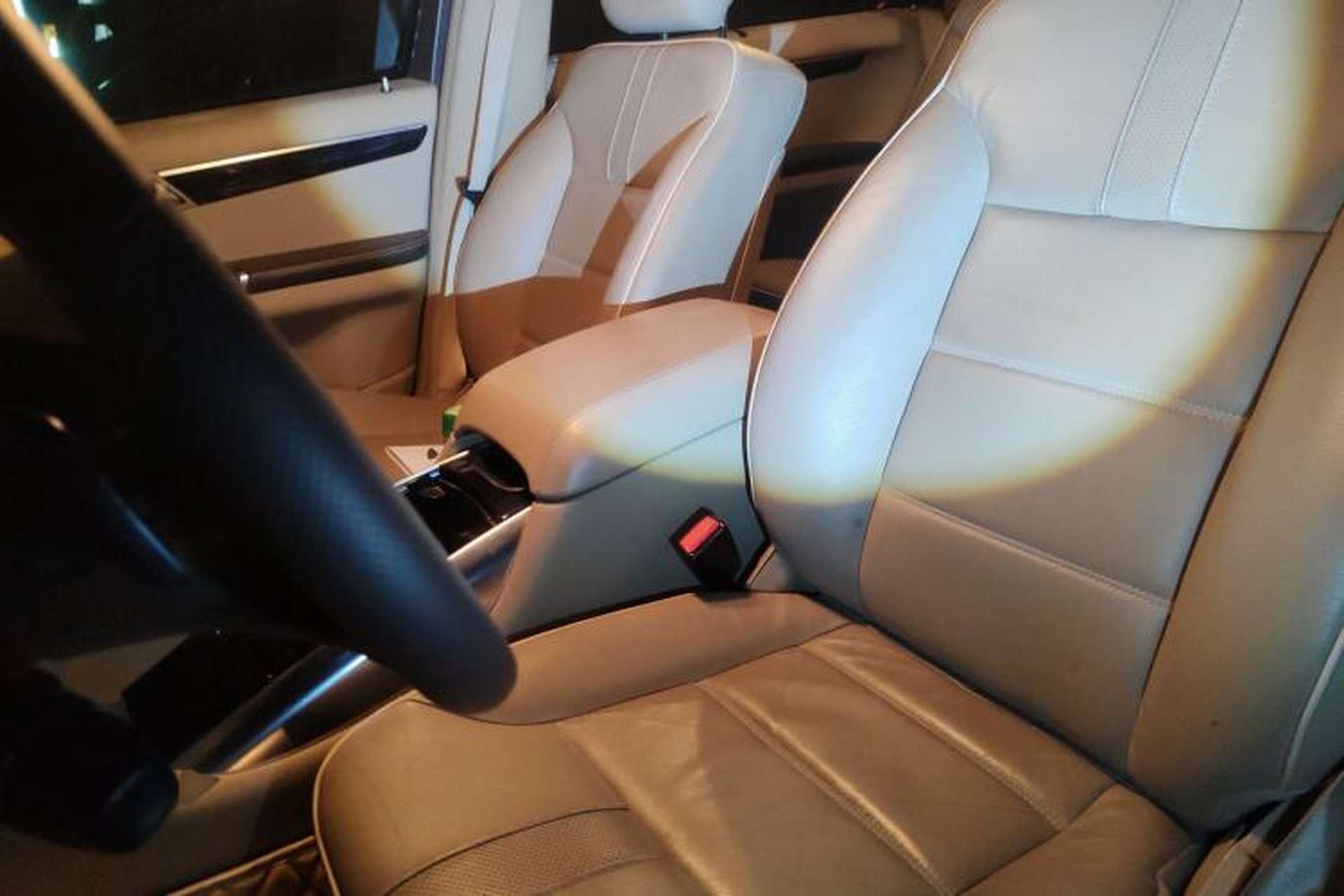 Used Mercedes-Benz R-Class 2014 R 400 4MATIC Business Model Left Front Seat