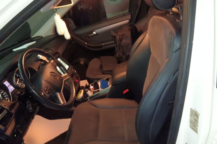 Used Mercedes-Benz R-Class 2014 R 320 4MATIC Business Model Left Front Seat