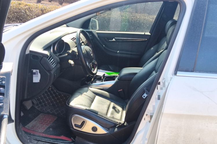 Used Mercedes-Benz R-Class 2014 R 320 4MATIC Luxury Model Left Front Seat