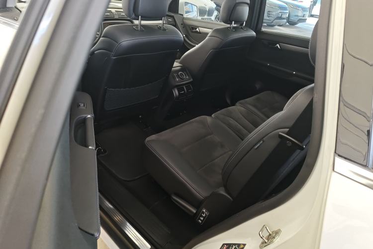 Used Mercedes-Benz R-Class 2014 R 320 4MATIC Business Model Left Rear Seat