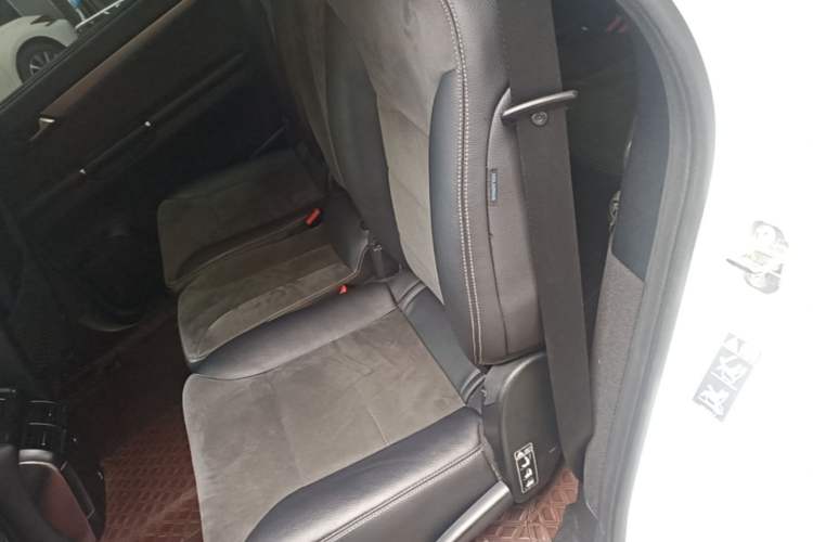 Used Mercedes-Benz R-Class 2014 R 320 4MATIC Business Model Left Rear Seat