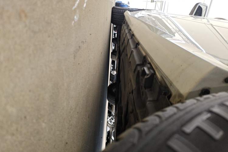 Used Mercedes-Benz R-Class 2014 R 320 4MATIC Business Model Left Side Sill