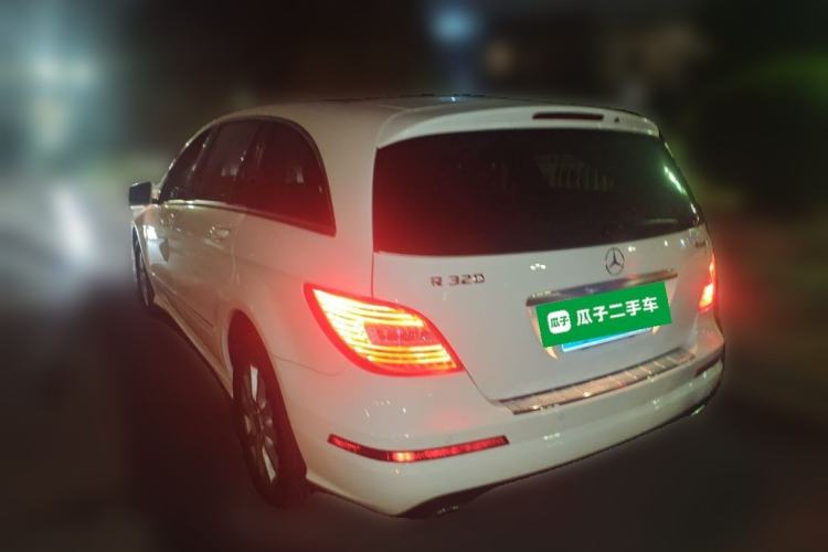 Used Mercedes-Benz R-Class 2014 R 320 4MATIC Luxury Model Rear Left 45 Deg