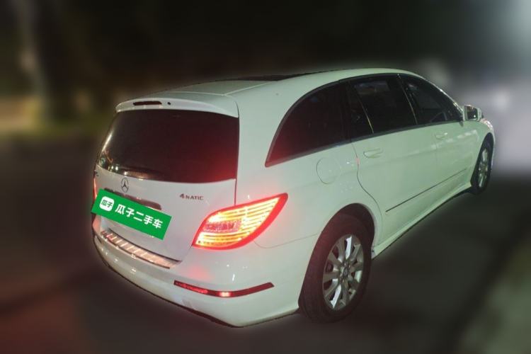 Used Mercedes-Benz R-Class 2014 R 320 4MATIC Luxury Model Rear Right 45 Deg