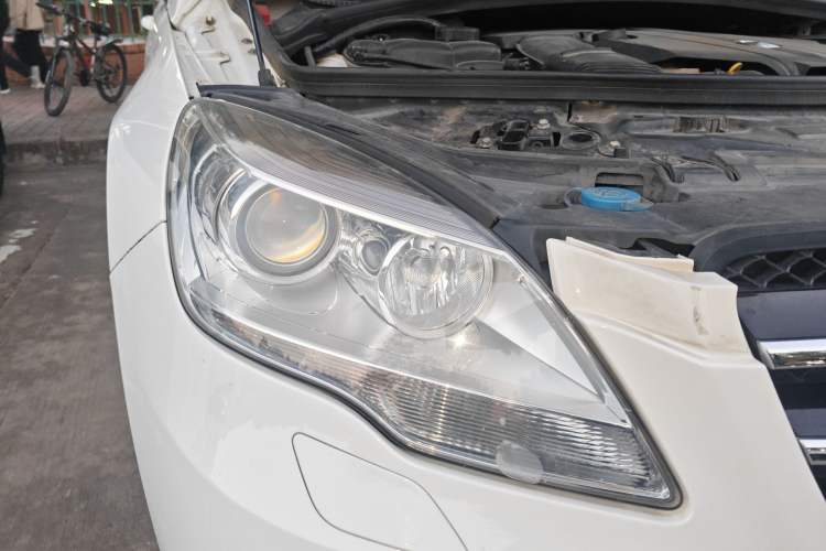 Used Mercedes-Benz R-Class 2014 R 320 4MATIC Business Model Right Front Headlight