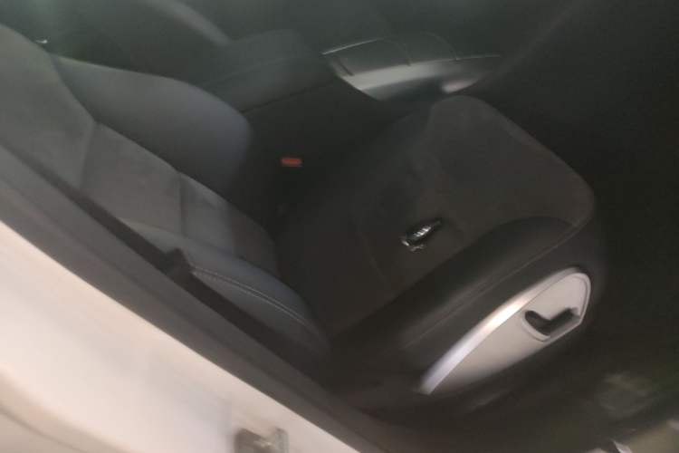 Used Mercedes-Benz R-Class 2014 R 320 4MATIC Business Model Right Front Seat