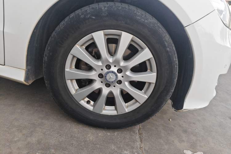 Used Mercedes-Benz R-Class 2014 R 320 4MATIC Business Model Right Front Wheel Hub