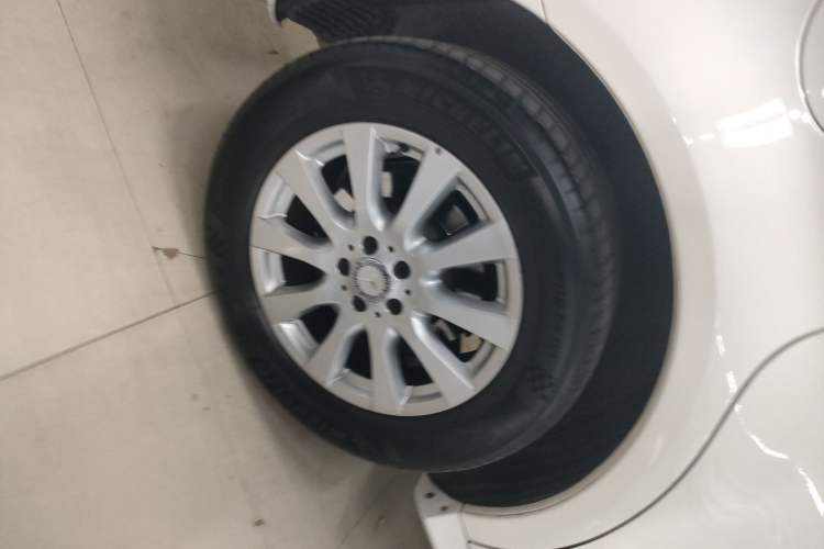 Used Mercedes-Benz R-Class 2014 R 320 4MATIC Business Model Right Rear Wheel Hub