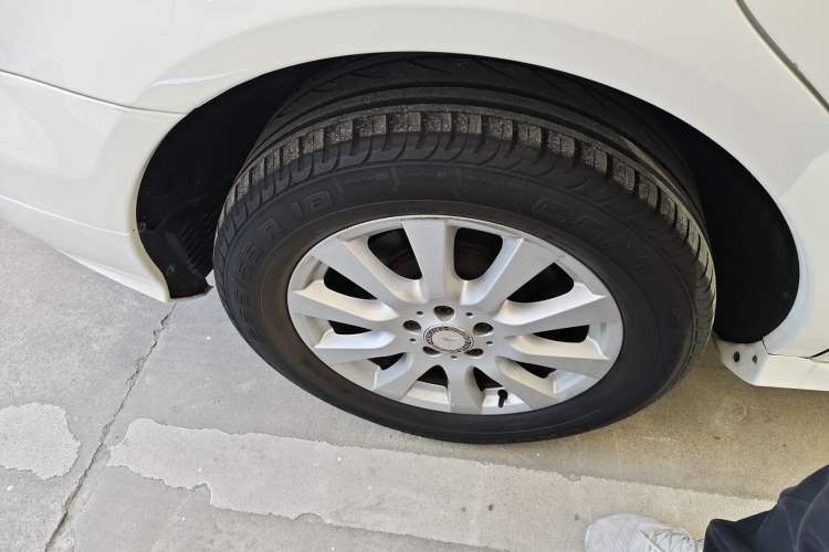 Used Mercedes-Benz R-Class 2014 R 320 4MATIC Business Model Right Rear Wheel Hub