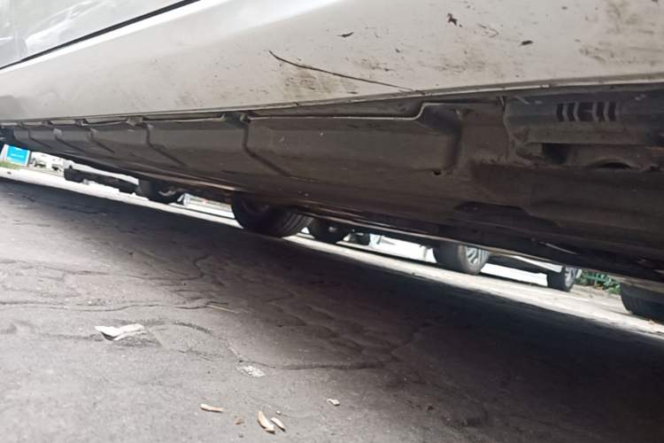 Used Mercedes-Benz R-Class 2014 R 320 4MATIC Business Model Right Side Sill