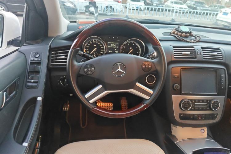 Used Mercedes-Benz R-Class 2014 R 320 4MATIC Business Model Steering Wheel