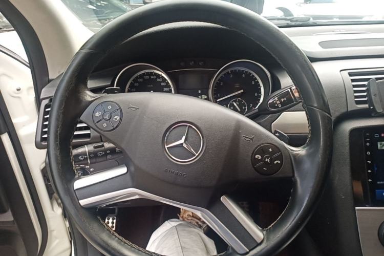 Used Mercedes-Benz R-Class 2014 R 320 4MATIC Business Model Steering Wheel