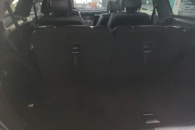 Used Mercedes-Benz R-Class 2014 R 320 4MATIC Business Model Trunk