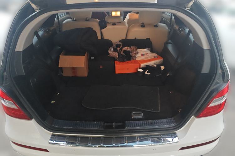 Used Mercedes-Benz R-Class 2014 R 320 4MATIC Business Model Trunk