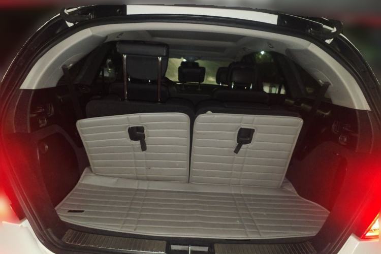 Used Mercedes-Benz R-Class 2014 R 320 4MATIC Luxury Model Trunk