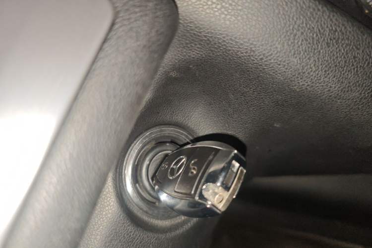 Used Mercedes-Benz R-Class 2014 R 320 4MATIC Luxury Model Vehicle Key