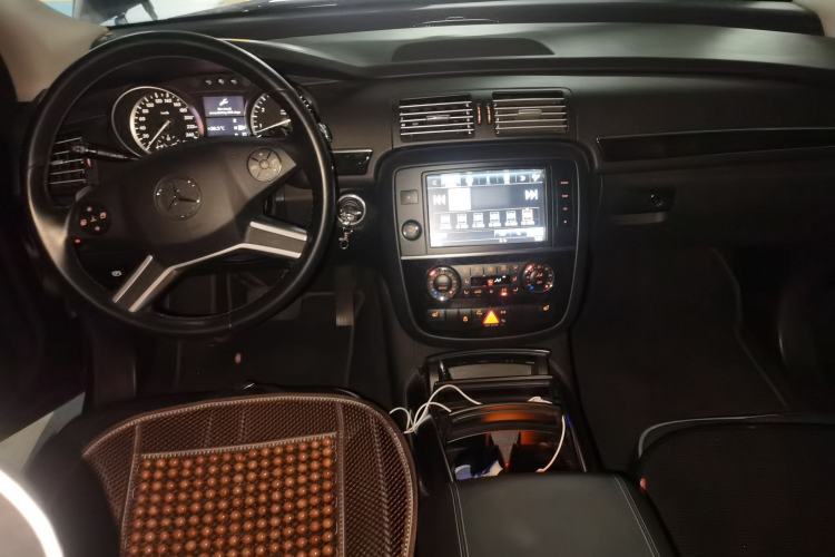 Used Mercedes-Benz R-Class 2015 R 400 4MATIC Business Model Center Console