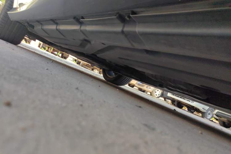 Used Mercedes-Benz R-Class 2015 R 400 4MATIC Luxury Model Chassis Front Left