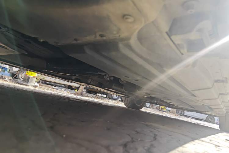 Used Mercedes-Benz R-Class 2015 R 320 4MATIC Luxury Model Chassis Front Left