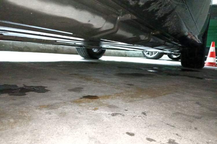 Used Mercedes-Benz R-Class 2015 R 320 4MATIC Luxury Model Chassis Front Left