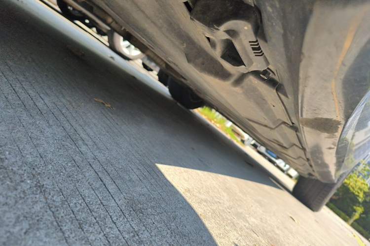Used Mercedes-Benz R-Class 2015 R 320 4MATIC Luxury Model Chassis Front Left