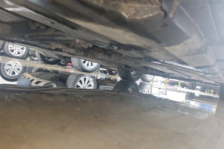 Used Mercedes-Benz R-Class 2015 R 400 4MATIC Luxury Model Chassis Front Left