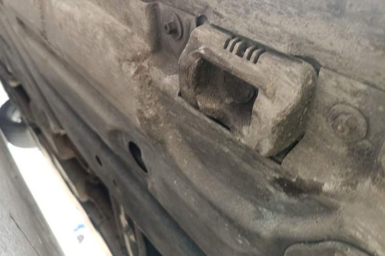 Used Mercedes-Benz R-Class 2015 R 320 4MATIC Luxury Model Chassis Front Right