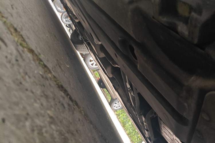 Used Mercedes-Benz R-Class 2015 R 320 4MATIC Luxury Model Chassis Front Right