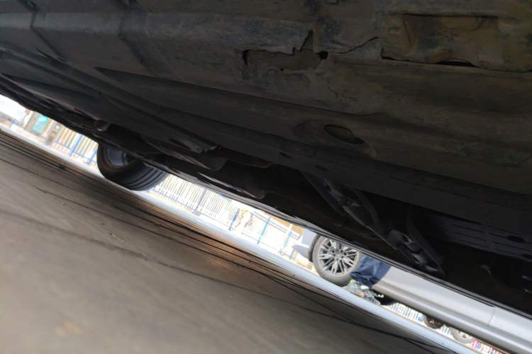 Used Mercedes-Benz R-Class 2015 R 400 4MATIC Business Model Chassis Front Right