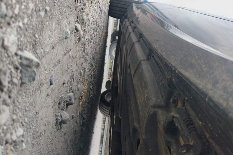 Used Mercedes-Benz R-Class 2015 R 400 4MATIC Luxury Model Chassis Front Right