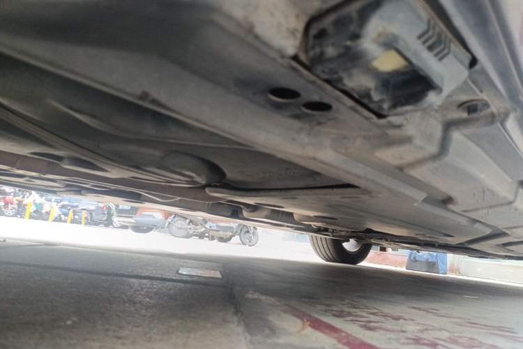 Used Mercedes-Benz R-Class 2015 R 400 4MATIC Business Model Chassis Front Right